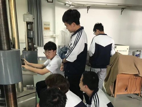 贯彻滚球(中国)正版官网“一带一路”