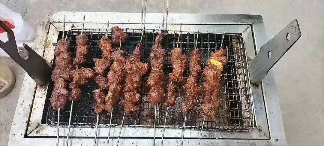 是我们向她诉说心意