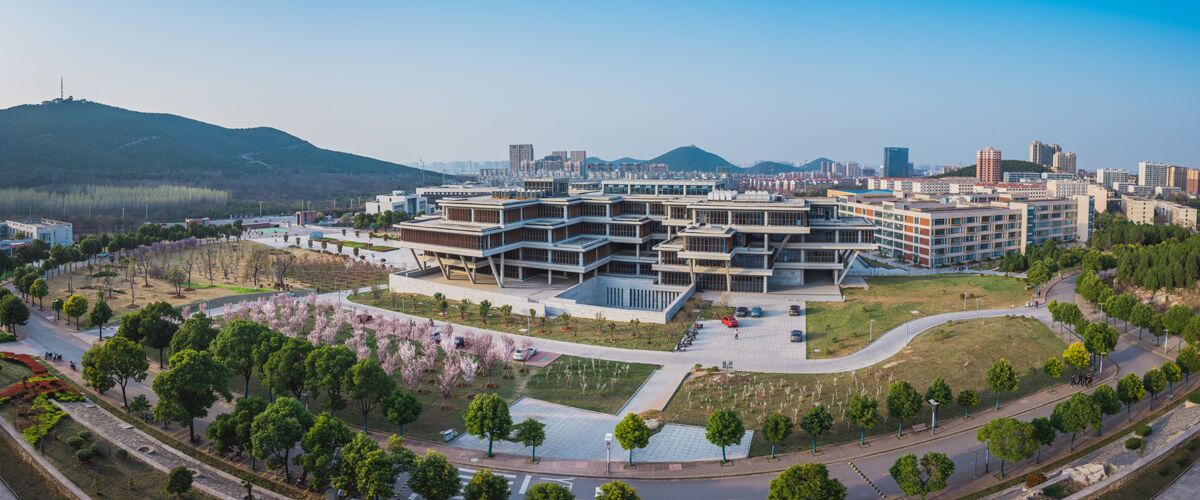 信息与网络中心 同题参见